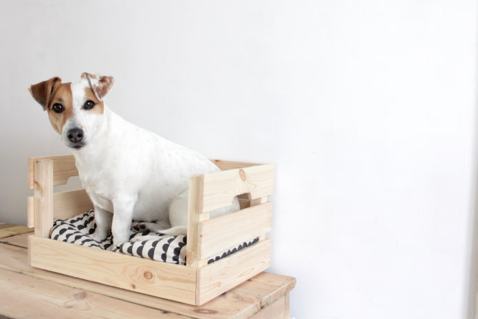 Лежанка для собаки из ящика